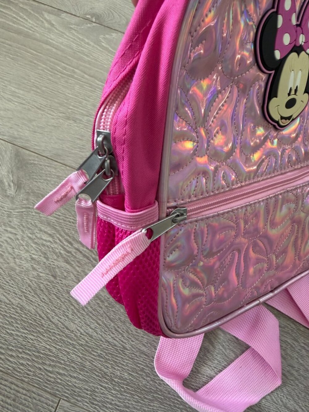 Disney Minnie Mouse Pink Holographic Quilted Bow Mini Backpack - Picture 4 of 9